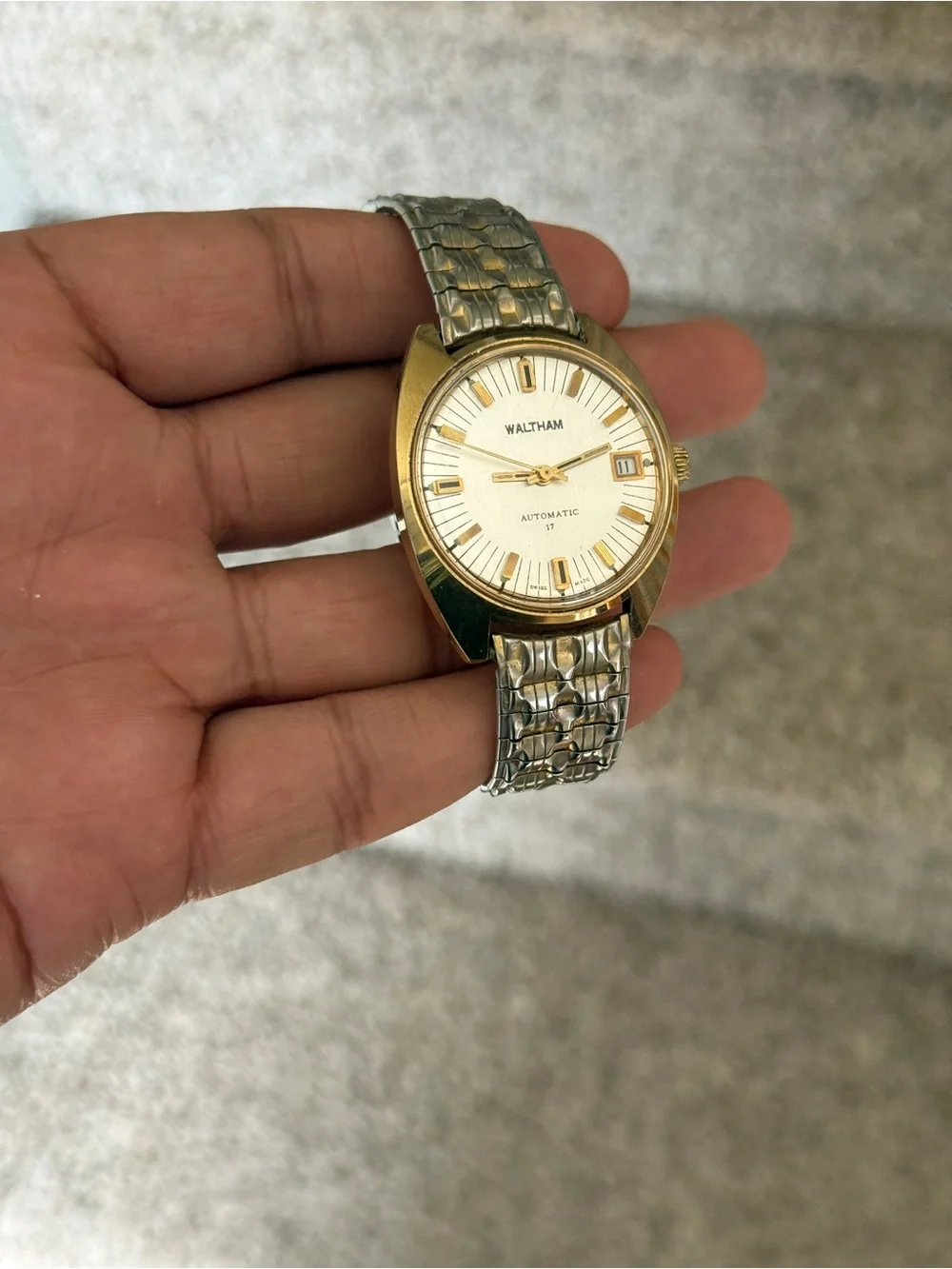 Waltham vintage Self Winding 17J Automatic Gold Tone Date Watch adjustable men’s